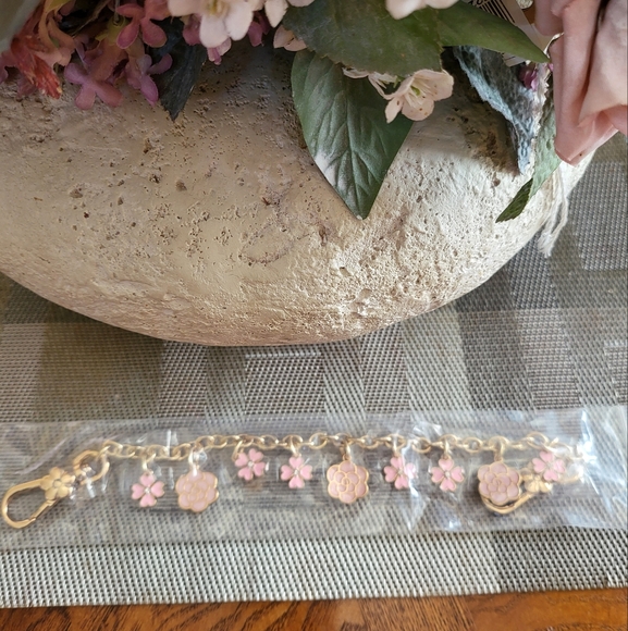 High-quality classic bagcharms/ strap extenders with lobster clasp. - Picture 6 of 13